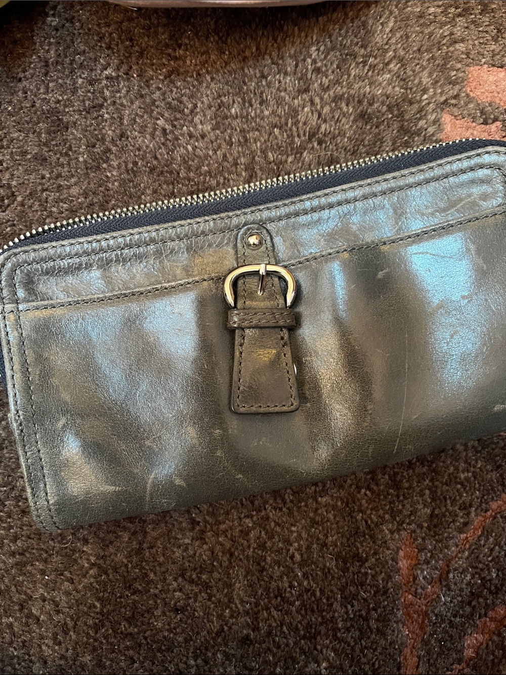 tano distressed wallet